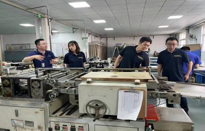 Hyundai (Jiangsu) Construction Machinery Co., Ltd. besucht das Headman-Werk
